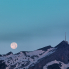 Simon Walther ist Schweizer forograf und mit seiner Nikon oder Hasselblad viel in den Bergen unterwegs. Meist oberhalb der Baumgrenze fotografiert er einzigartige Berglandschaften, Gipfelbilder und Fernblicke. Aktuell arbeitet er an seinem vierten Buchprojekt Mondlichtbilder.